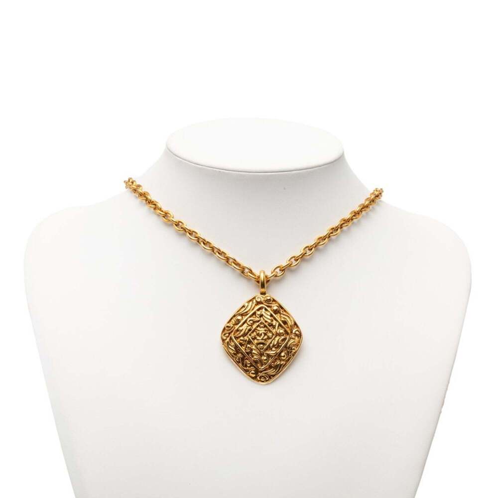 CHANEL Gold Diamond Logo Necklace - Picture 6 of 6